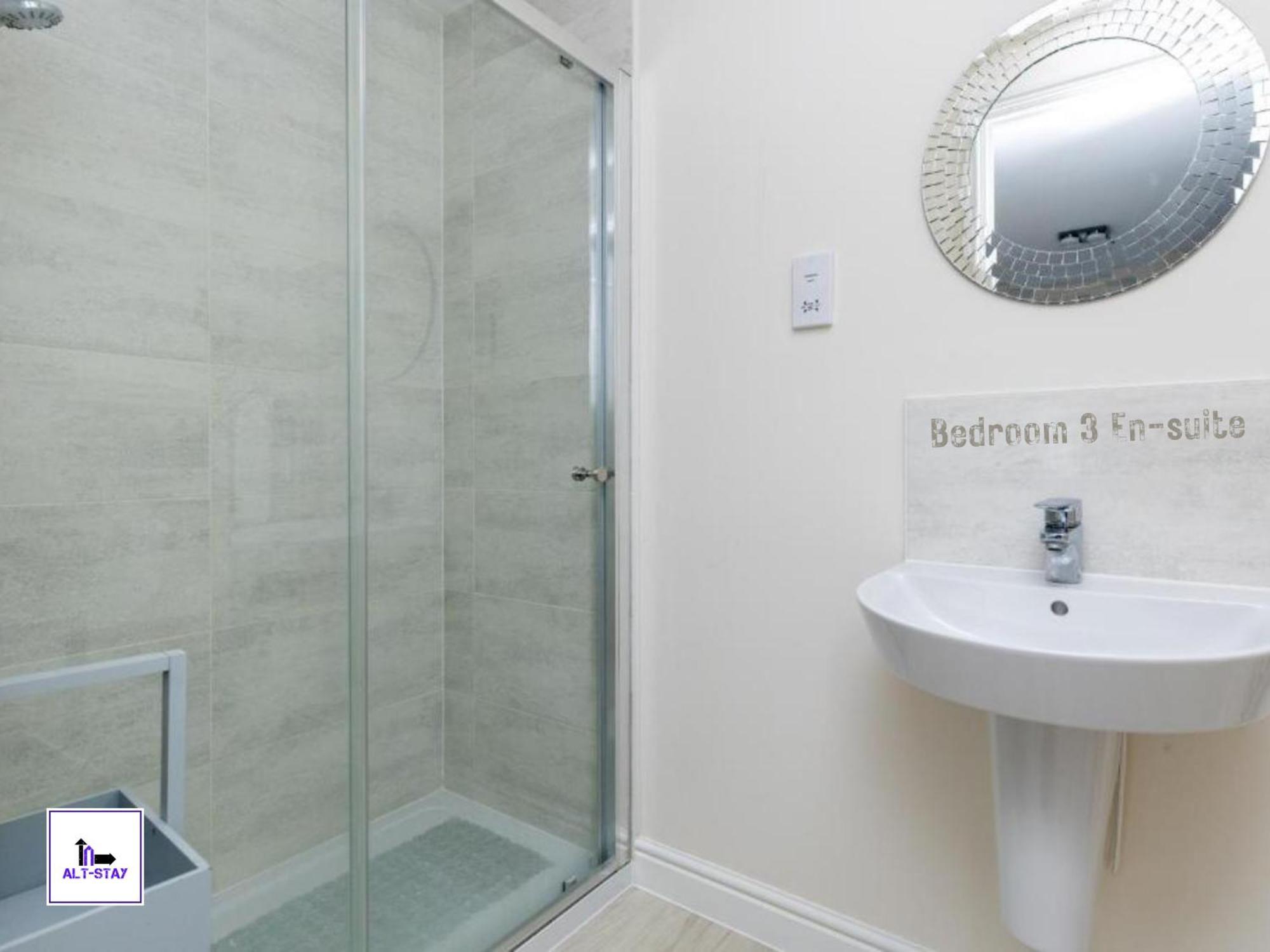 Alt-Stay Accommodation, City Fields - 4 Bed 3 Bath - Contractors & Long Stays Wakefield Ngoại thất bức ảnh