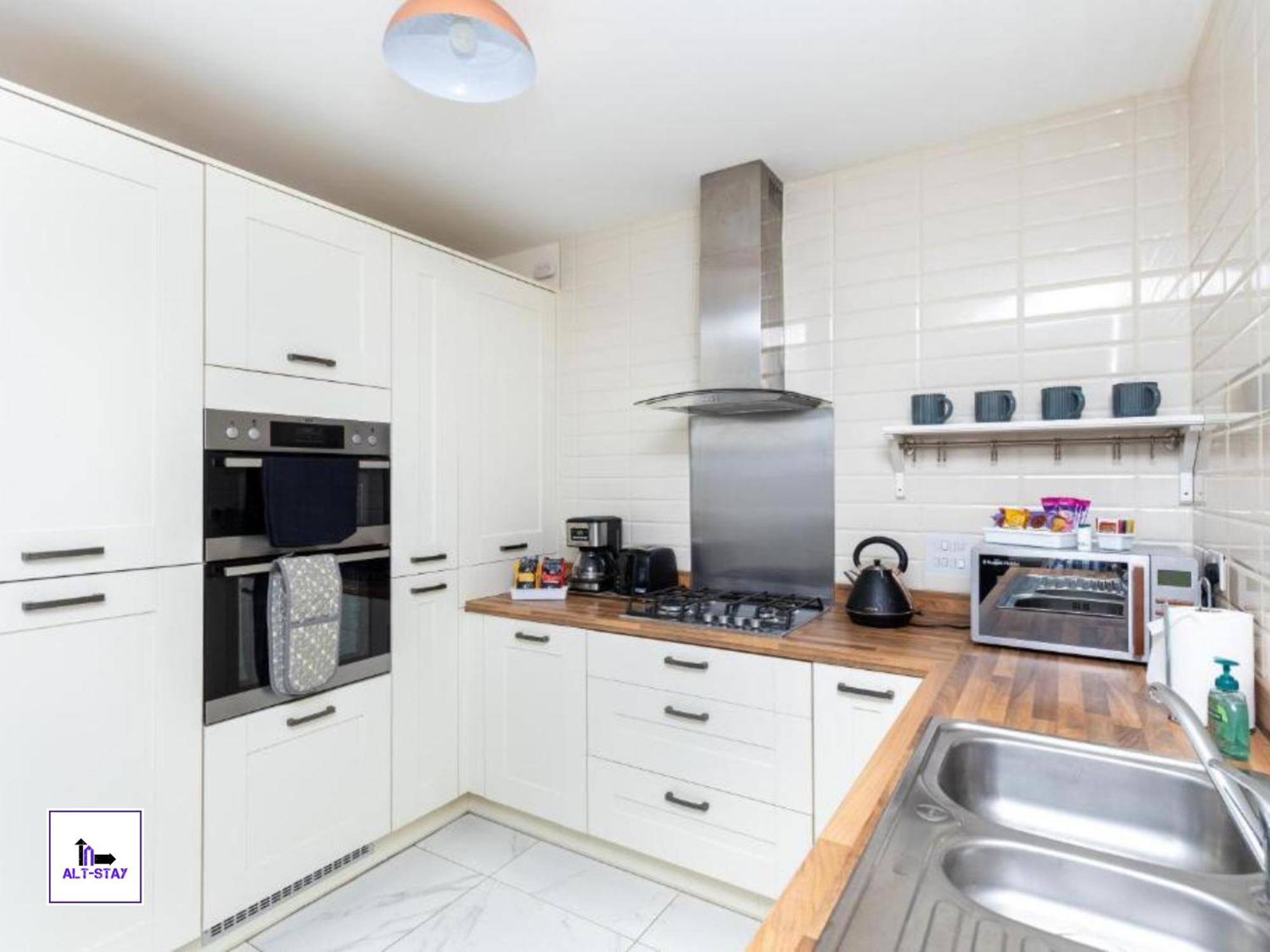 Alt-Stay Accommodation, City Fields - 4 Bed 3 Bath - Contractors & Long Stays Wakefield Ngoại thất bức ảnh