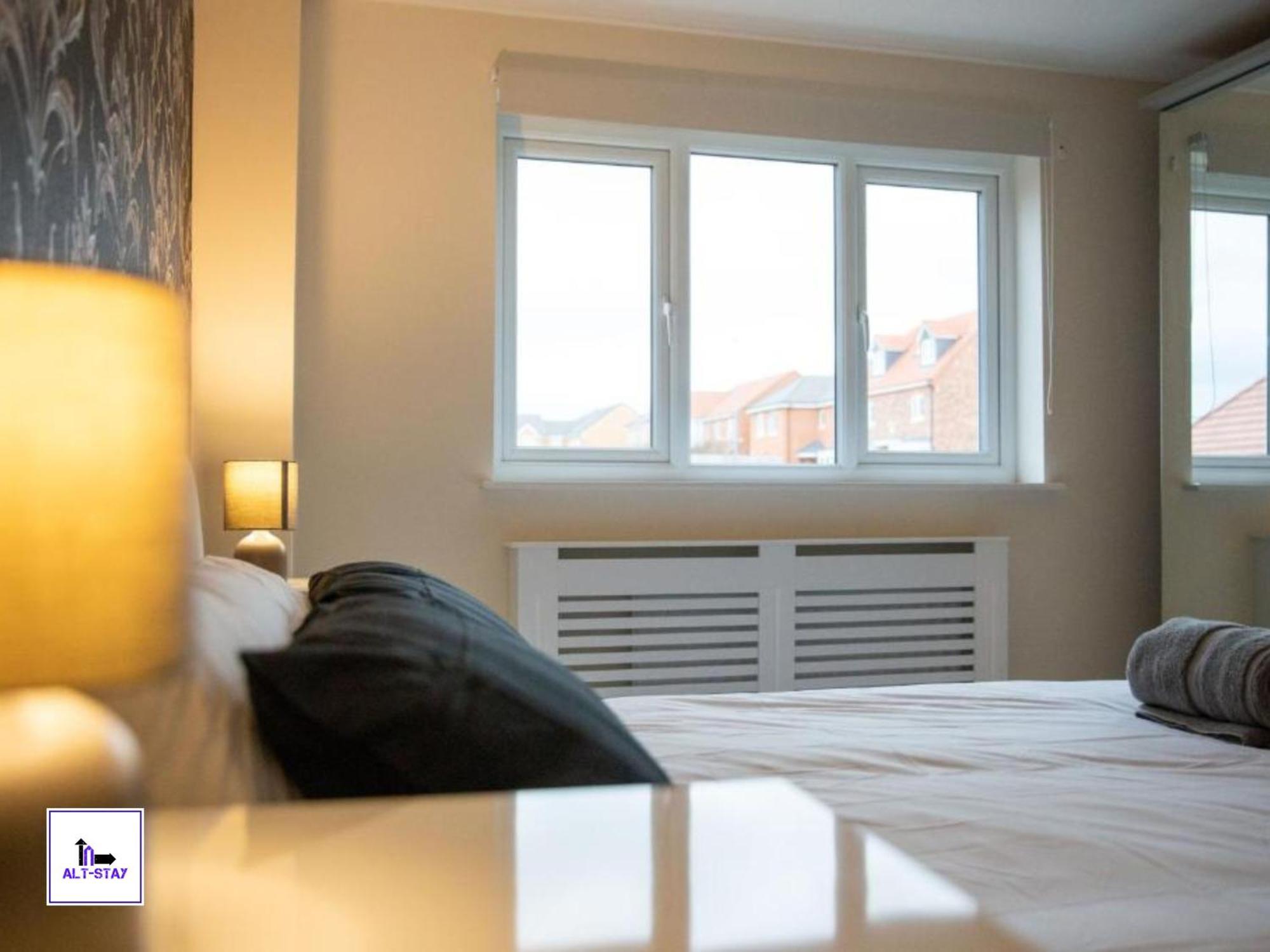 Alt-Stay Accommodation, City Fields - 4 Bed 3 Bath - Contractors & Long Stays Wakefield Ngoại thất bức ảnh